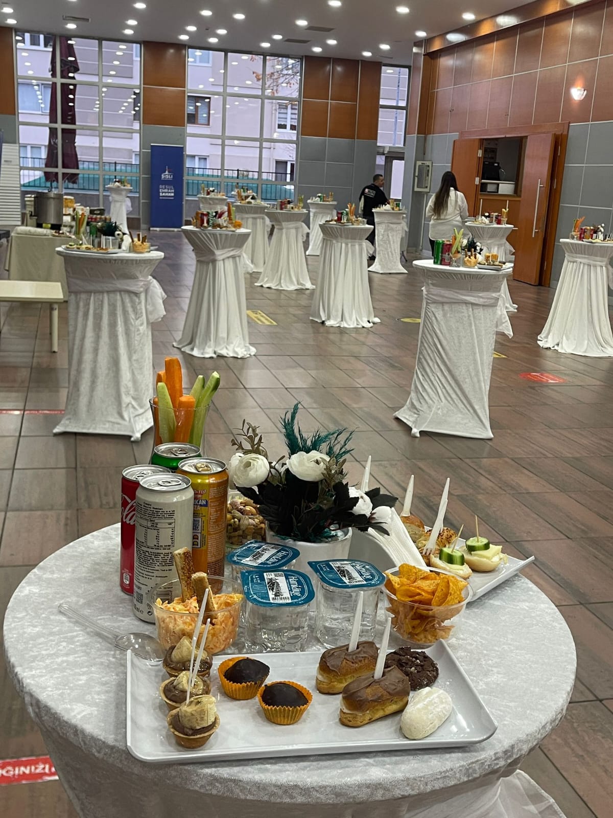 Catering Kokteyl 2026 | Karşılama Hostesli Canlı Müzikli Paketler 38.900 TL’den Başlıyor