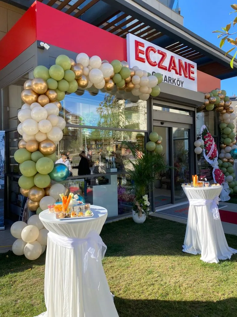 Açılış organizasyonu balon süsleme ve ikram
