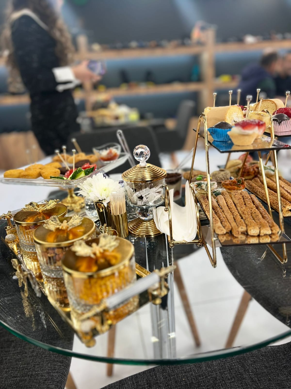 Fuar Catering’de Şıklık Nasıl Yakalanır? Minimal Kurulum, Premium Sunum, Hızlı Servisle Güven Verin