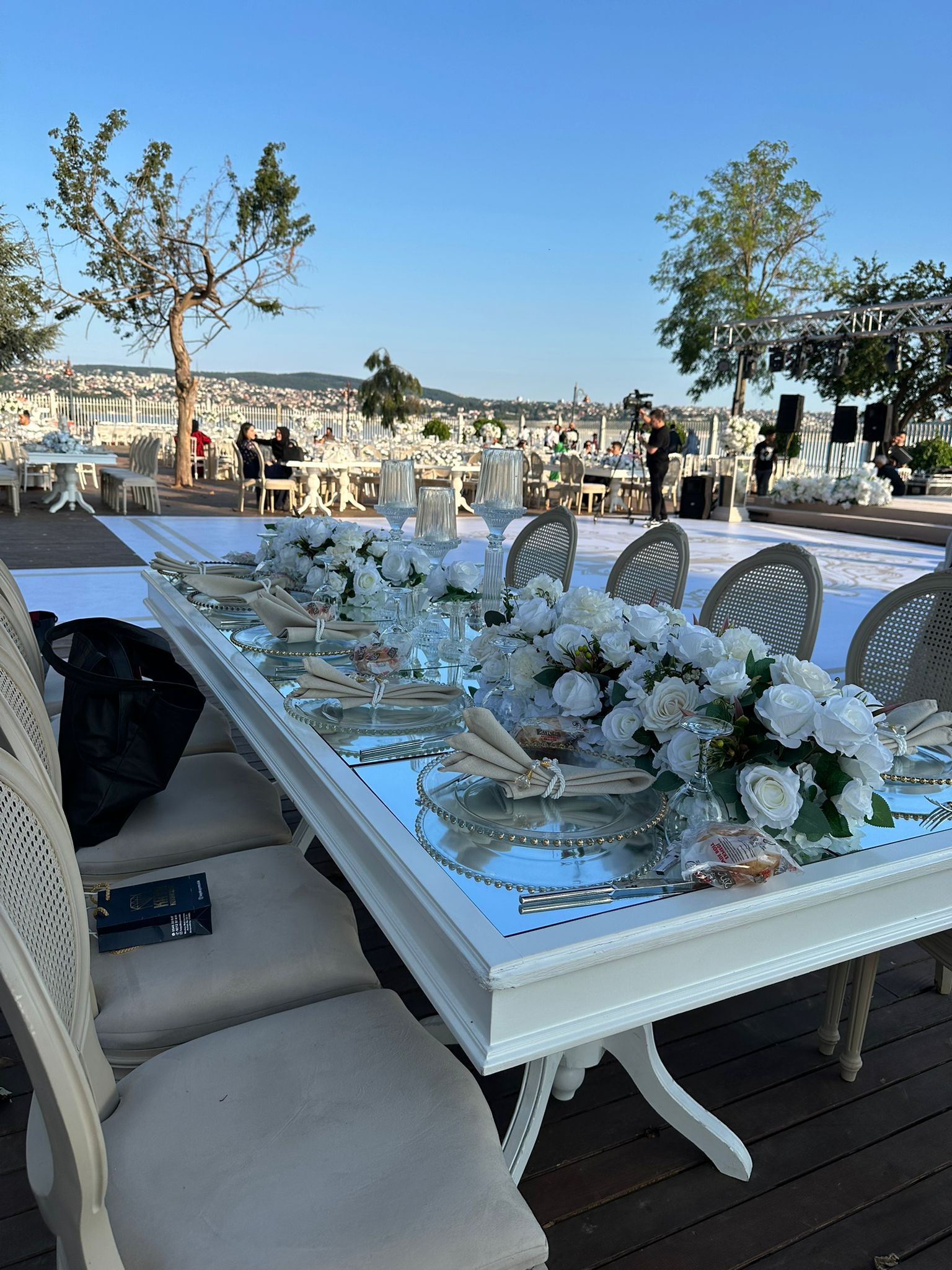 Villada Nikah Organizasyonu: Özel Alanınızda Şık Seremoni, Kusursuz Akış ve Zarif İkramlar
