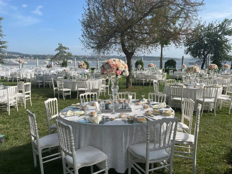 Bahçede Nikah Organizasyonu Nasıl Daha Şık Görünür? Etkileyici Detaylar Nerede Başlar, Nasıl Planlanır?