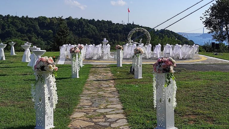 Lüks ve Konsept Tasarımlı İstanbul Düğün Kokteyli Organizasyonu 2026 Catering Paket Fiyatları