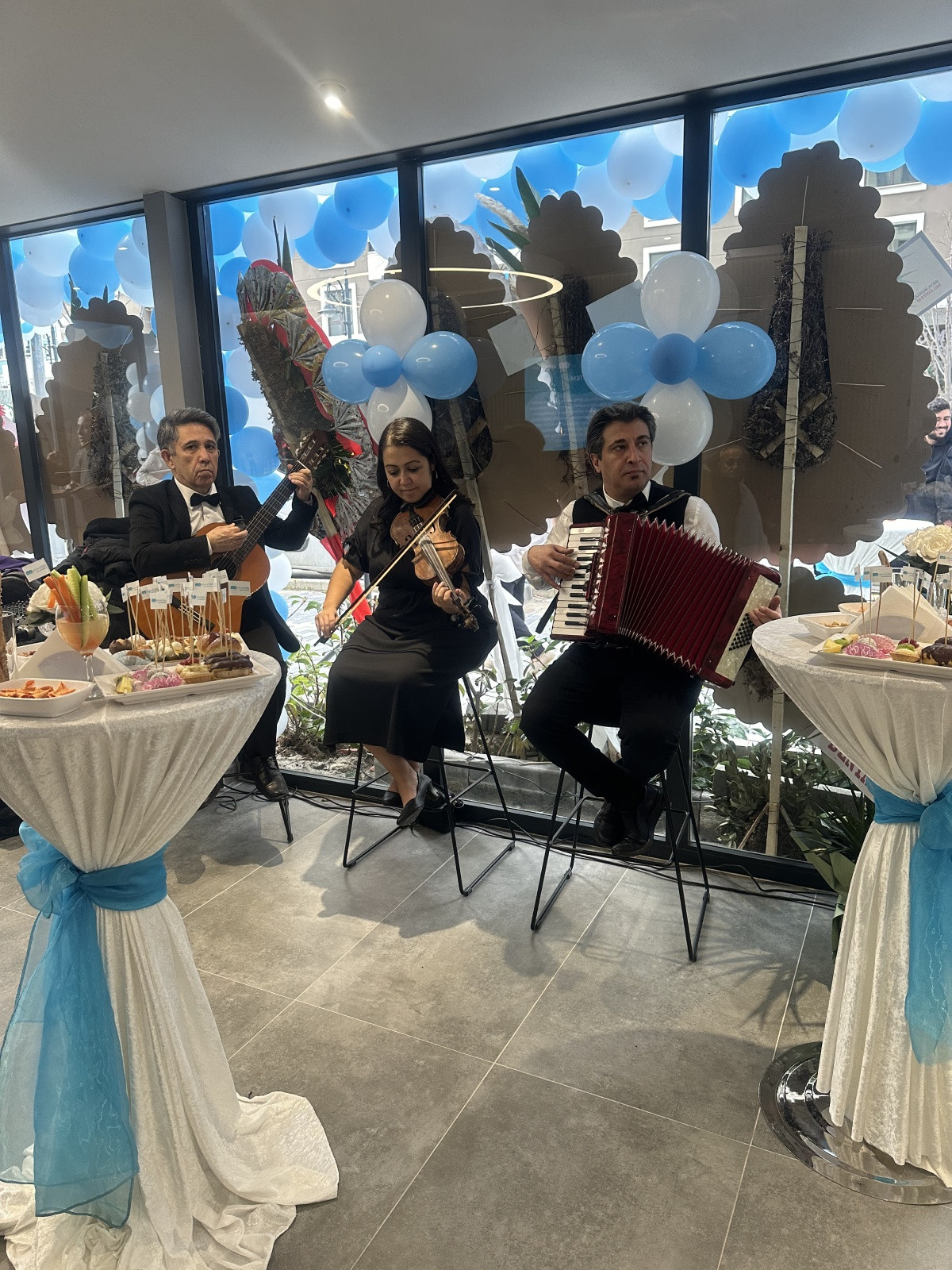 Profesyonel Açılış Kokteyli Catering Hizmeti ile Davetlerinizde Kusursuz Sunum